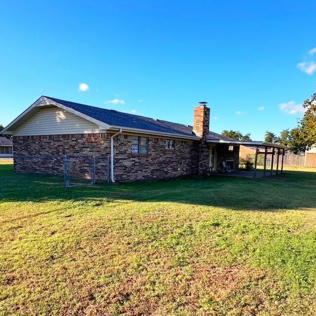 Photo 4 — 1007 Mimosa Drive, Anadarko, OK 73005
