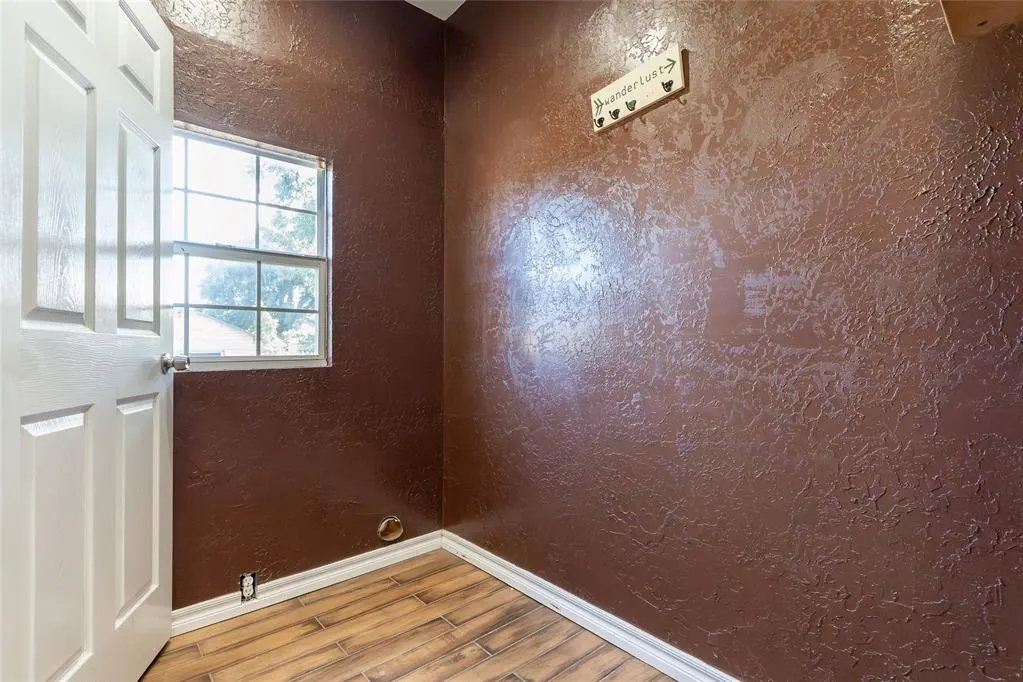 Photo 14 — 323 N 8th Street, Clinton, OK 73601