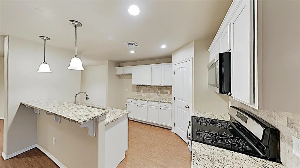 Photo 5 — 205 Saint Charles Way, Midwest City, OK 73130