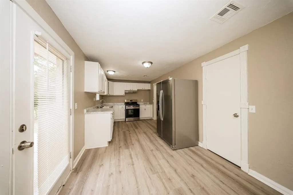 Photo 5 — 5025 Brookdale Drive, Oklahoma City, OK 73135