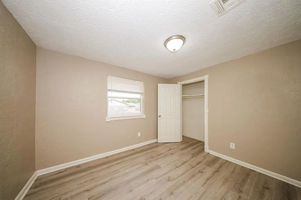 Photo 6 — 5025 Brookdale Drive, Oklahoma City, OK 73135