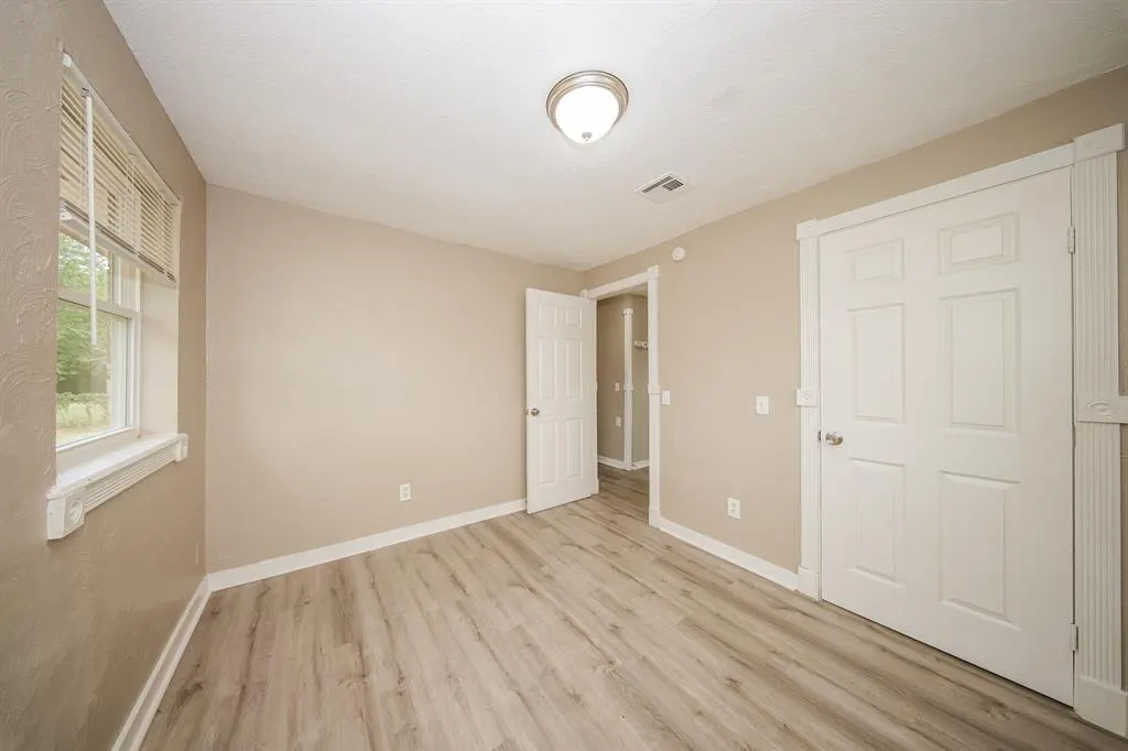 Photo 7 — 5025 Brookdale Drive, Oklahoma City, OK 73135