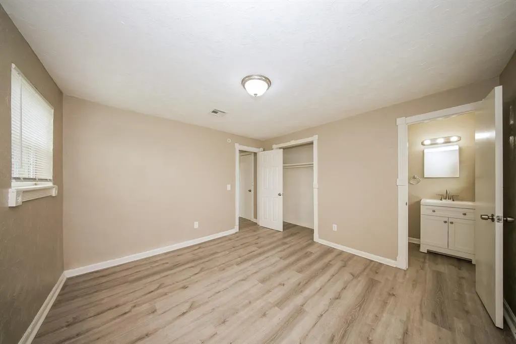 Photo 9 — 5025 Brookdale Drive, Oklahoma City, OK 73135