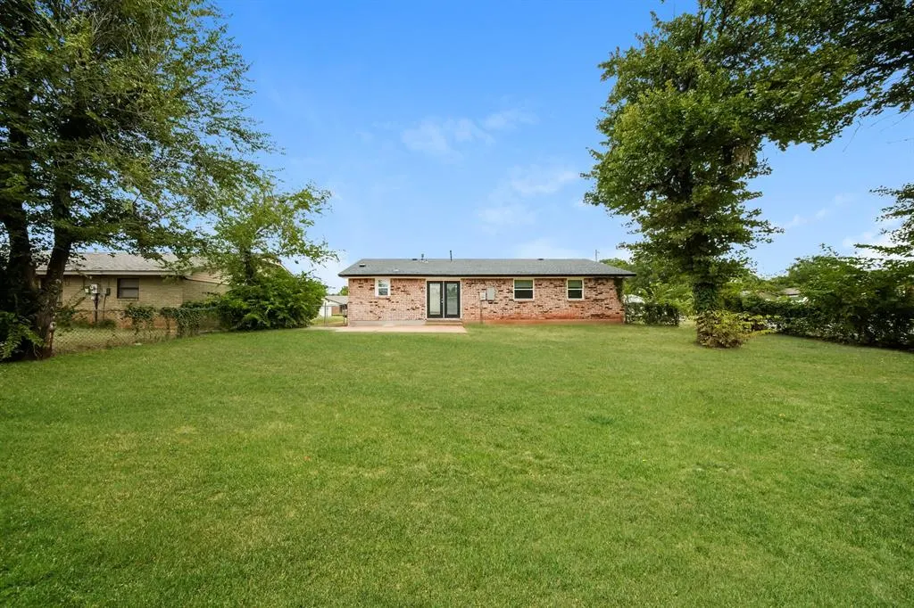 Photo 11 — 5025 Brookdale Drive, Oklahoma City, OK 73135