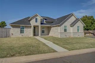 Sold home at 401 Clearview Drive