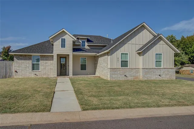 Photo 2 — 401 Clearview Drive, Washington, OK 73093
