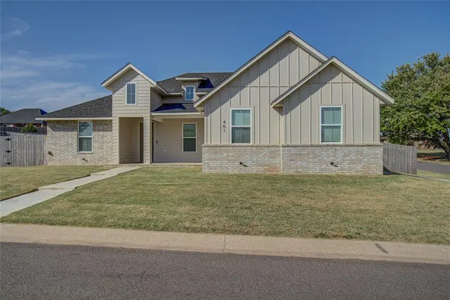 Photo 3 — 401 Clearview Drive, Washington, OK 73093