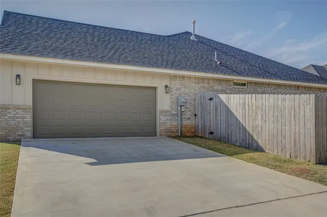 Photo 4 — 401 Clearview Drive, Washington, OK 73093