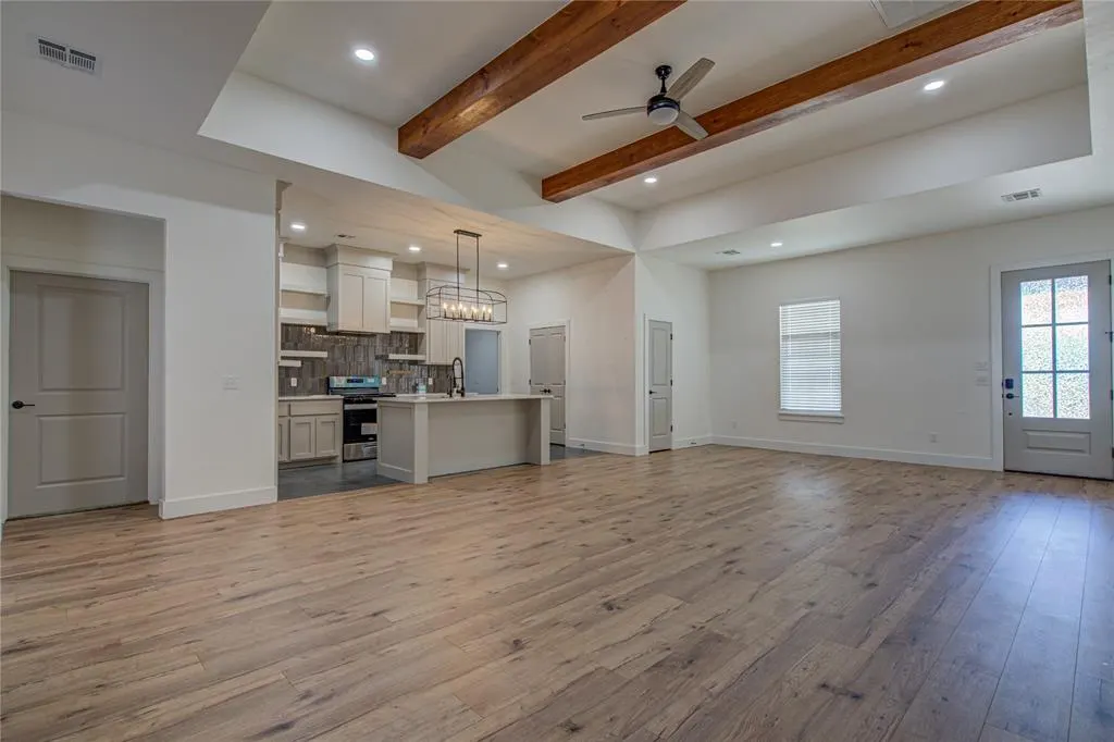 Photo 8 — 401 Clearview Drive, Washington, OK 73093