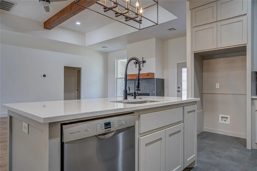 Photo 15 — 401 Clearview Drive, Washington, OK 73093