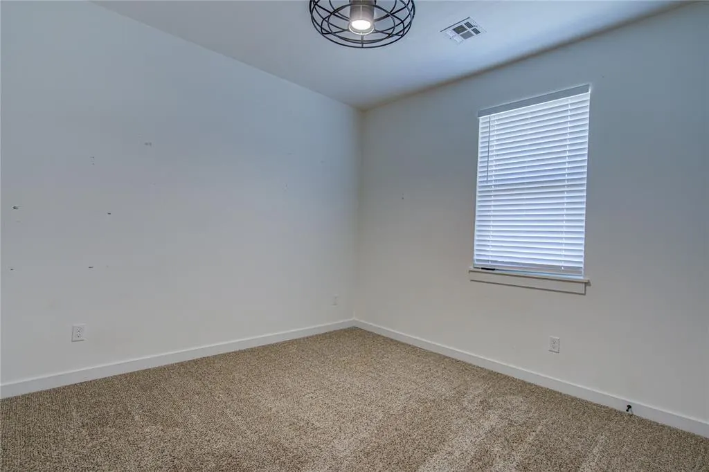 Photo 32 — 401 Clearview Drive, Washington, OK 73093
