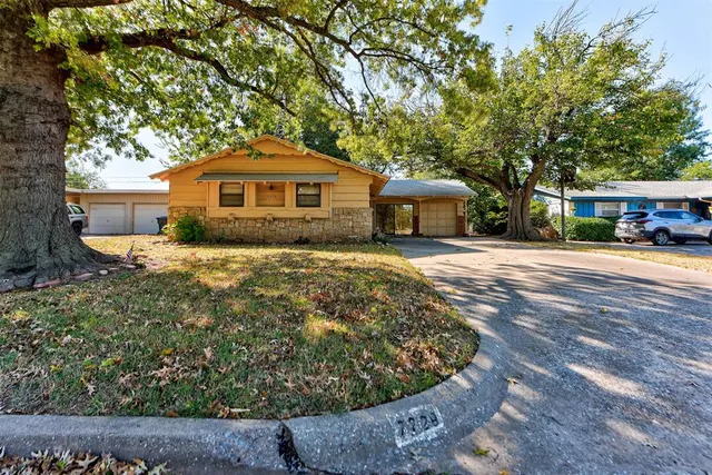 Photo 2 — 7728 NW 30th Street, Bethany, OK 73008