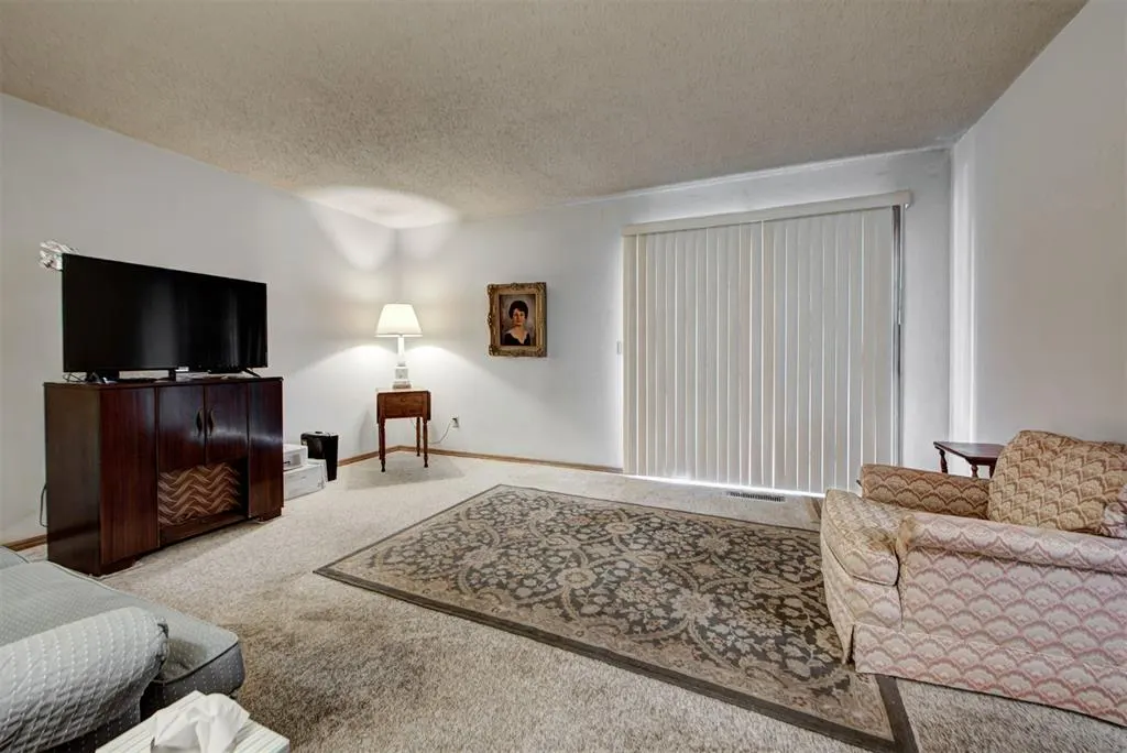 Photo 7 — 7728 NW 30th Street, Bethany, OK 73008