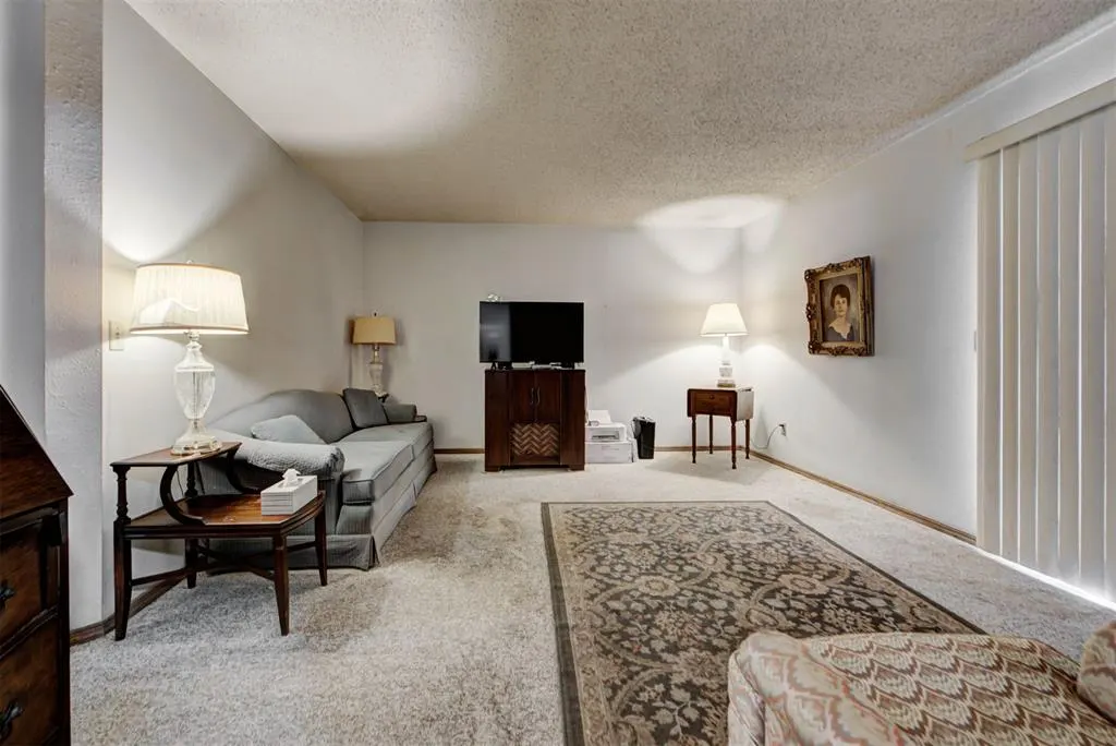 Photo 9 — 7728 NW 30th Street, Bethany, OK 73008