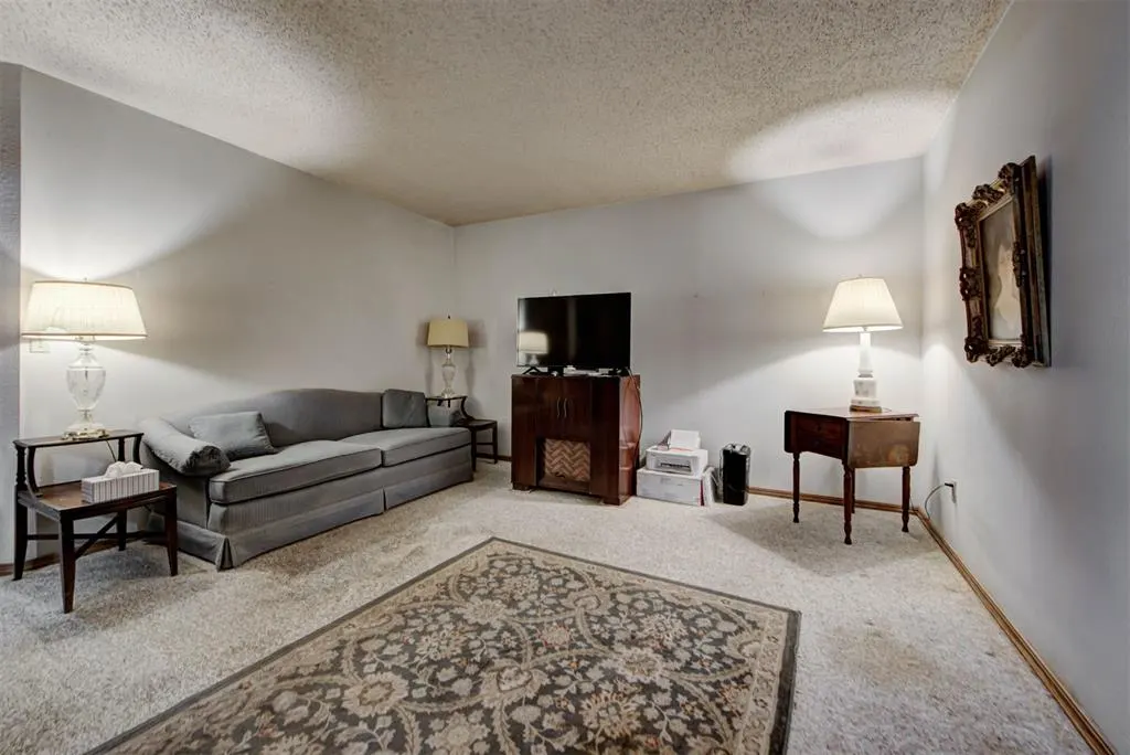 Photo 10 — 7728 NW 30th Street, Bethany, OK 73008