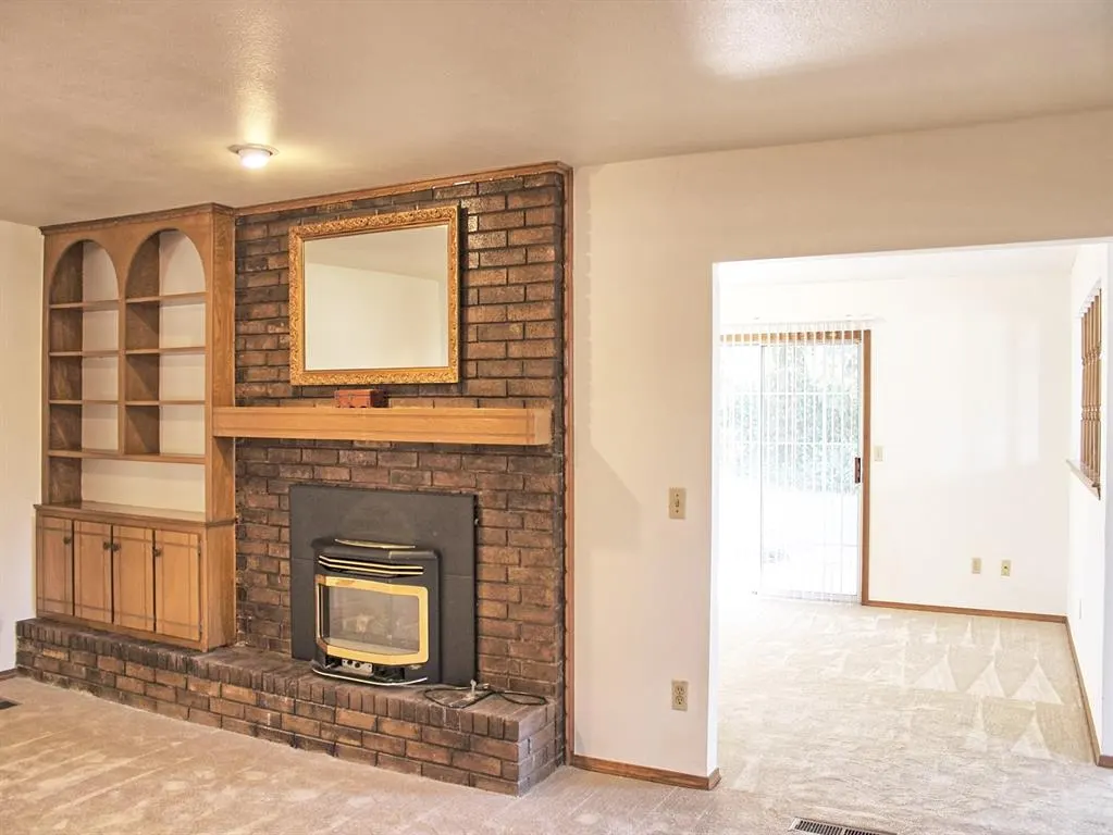 Photo 6 — 200 NE 61st Street, Oklahoma City, OK 73105