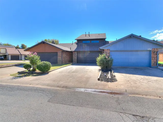 Photo 5 — 4702 Hemlock Lane, Oklahoma City, OK 73162