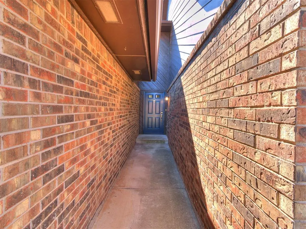 Photo 6 — 4702 Hemlock Lane, Oklahoma City, OK 73162