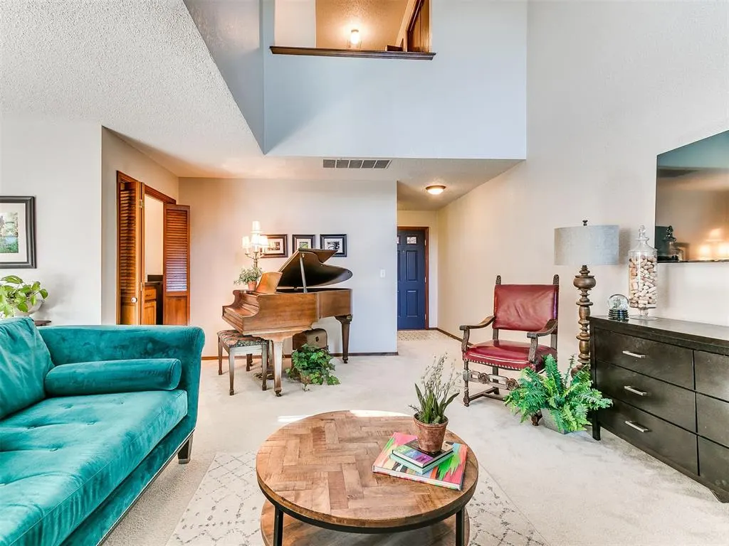 Photo 10 — 4702 Hemlock Lane, Oklahoma City, OK 73162