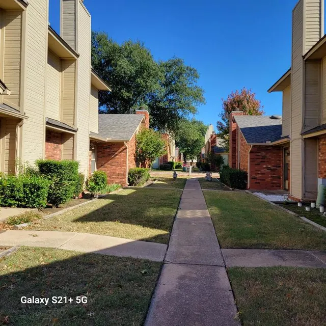 Front exterior — 1217 Sequoyah Place C, Edmond, OK 73003