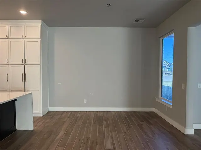 Photo 5 — 820 E Barajas Terrace, Mustang, OK 73064