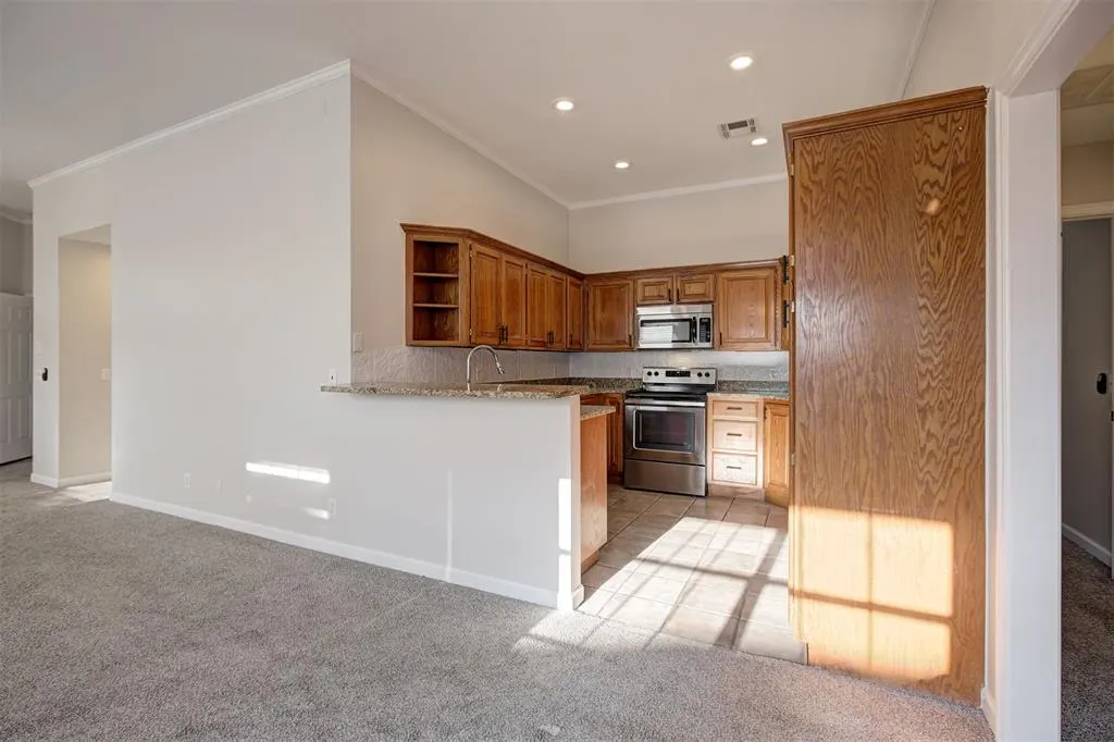 Photo 12 — 909 Pruett Drive, Edmond, OK 73003