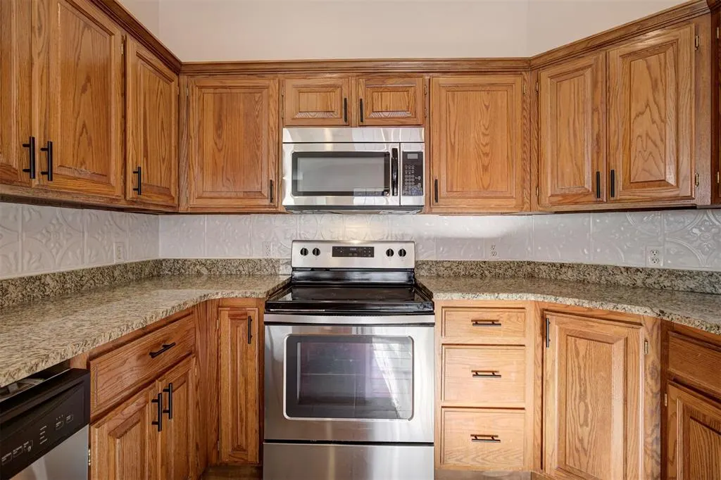 Photo 17 — 909 Pruett Drive, Edmond, OK 73003