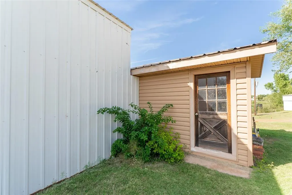 Photo 42 — 22609 E 1000 Road, Arapaho, OK 73620