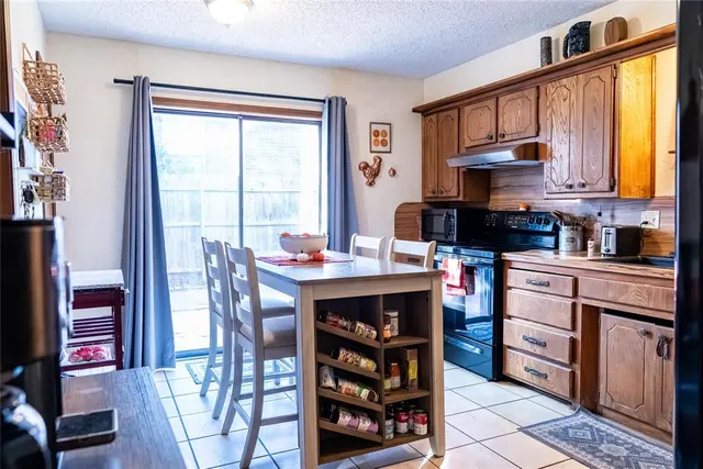 Photo 8 — 208 Stonewood Drive, Noble, OK 73068