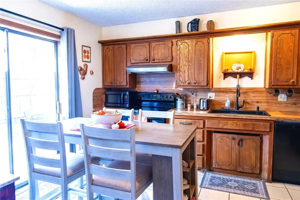 Photo 10 — 208 Stonewood Drive, Noble, OK 73068
