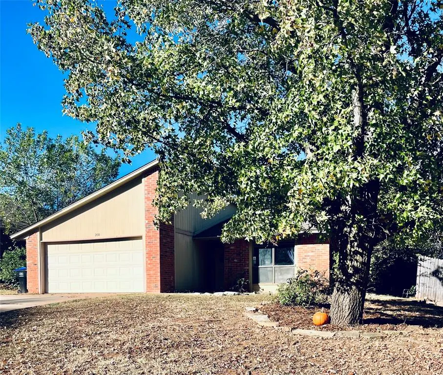 Photo 2 — 208 Stonewood Drive, Noble, OK 73068
