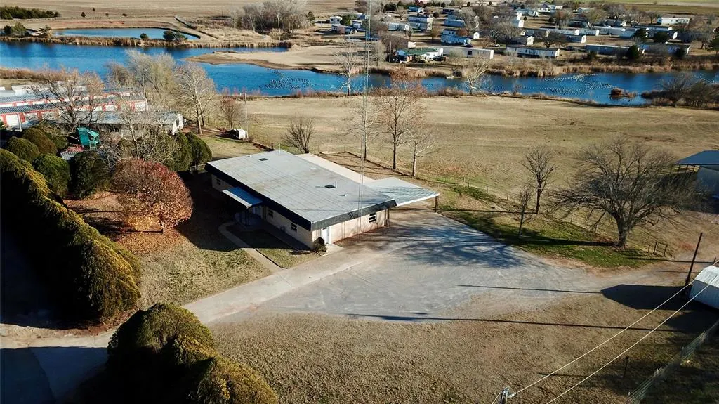 Photo 14 — 22526 E 1070 Road, Clinton, OK 73601