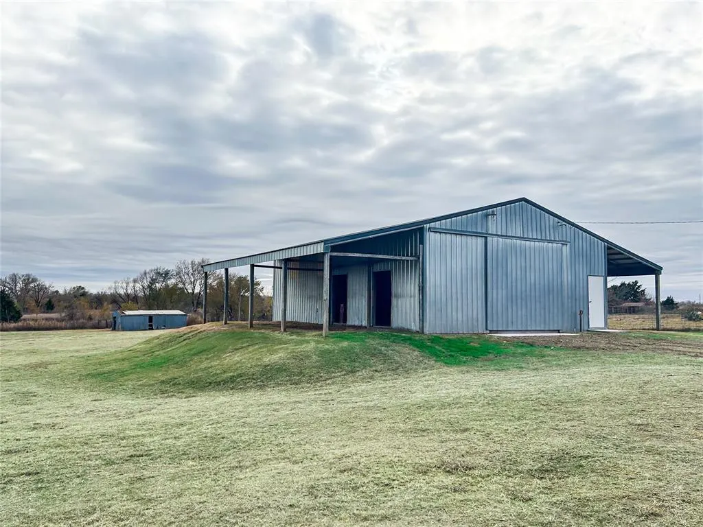 Photo 21 — 22526 E 1070 Road, Clinton, OK 73601