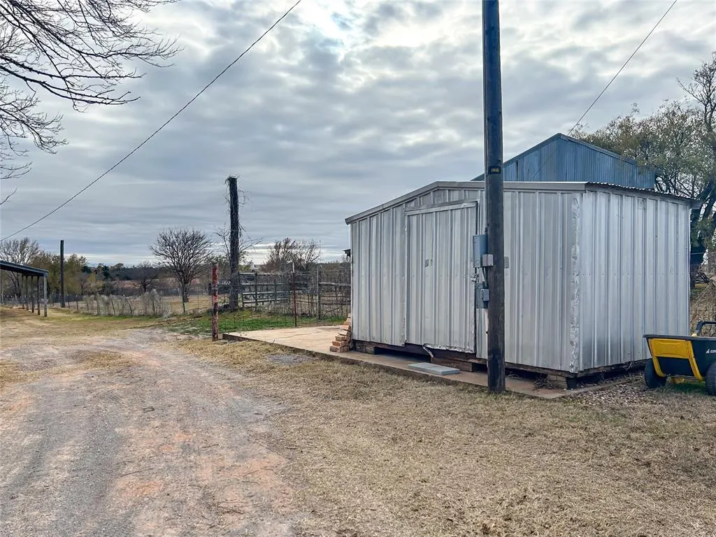 Photo 43 — 22526 E 1070 Road, Clinton, OK 73601