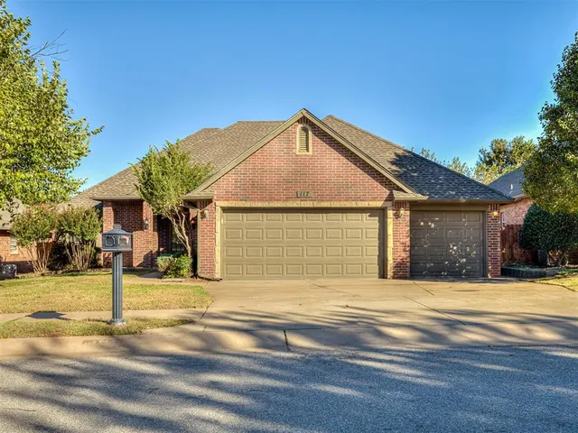 Front exterior — 117 Stonebrook Way, Edmond, OK 73003