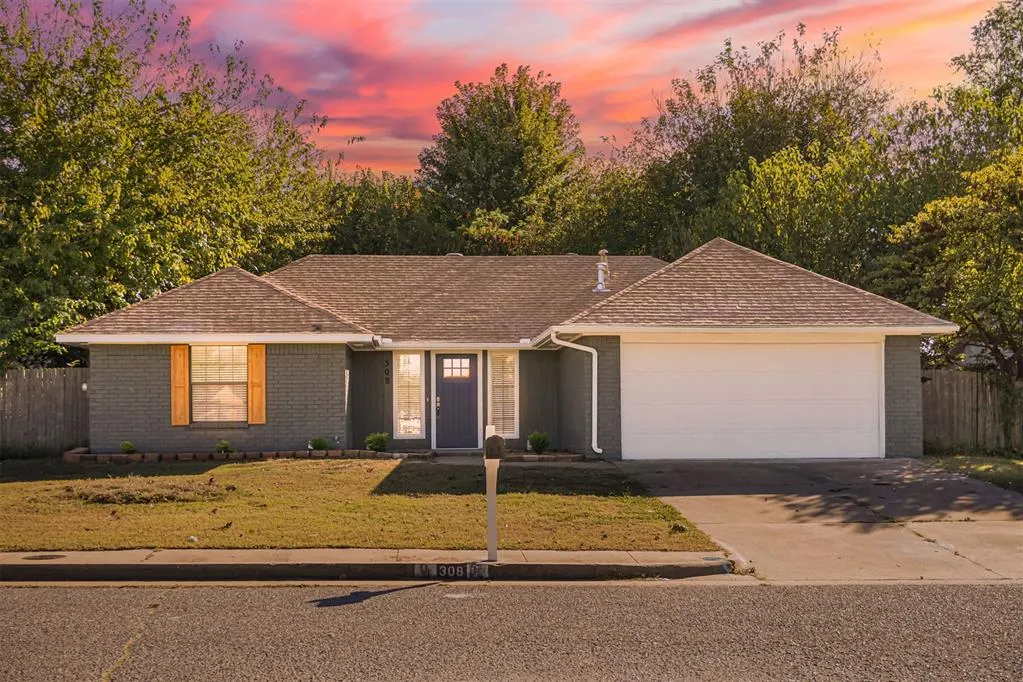 Front exterior — 308 Clermont Drive, Edmond, OK 73003