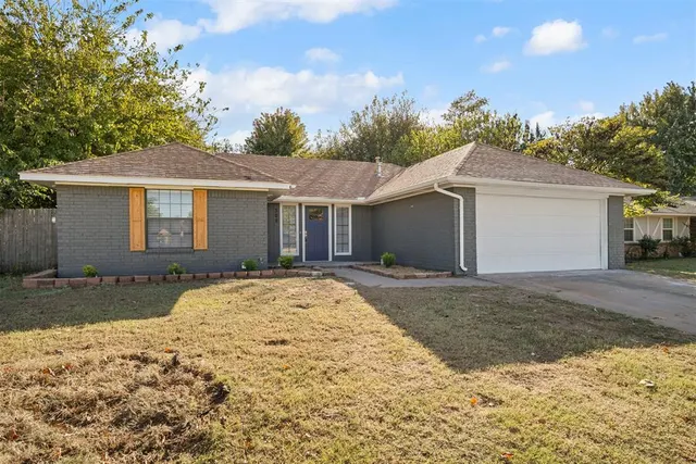 Photo 2 — 308 Clermont Drive, Edmond, OK 73003