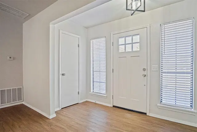 Photo 4 — 308 Clermont Drive, Edmond, OK 73003