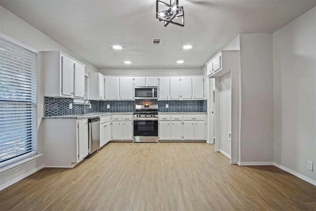 Photo 10 — 308 Clermont Drive, Edmond, OK 73003