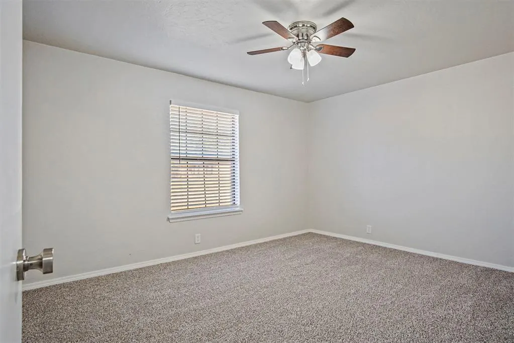 Photo 16 — 308 Clermont Drive, Edmond, OK 73003