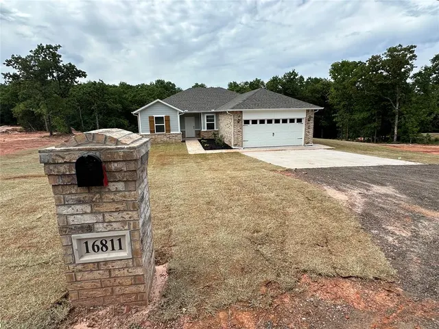 Front exterior — 16811 Jigsaw Junction, Newalla, OK 74857