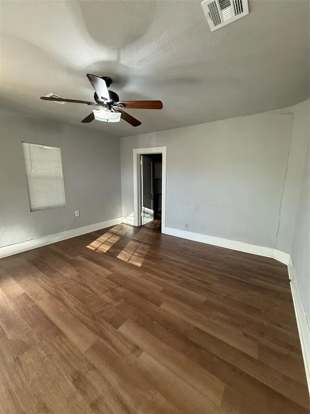 Photo 5 — 2906 S Santa Fe Avenue, Oklahoma City, OK 73109
