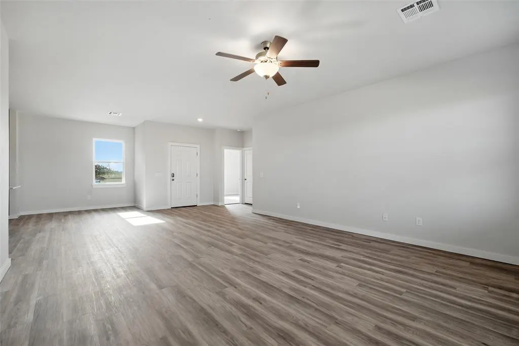 Photo 4 — 1014 Prairie Drive, Tuttle, OK 73089