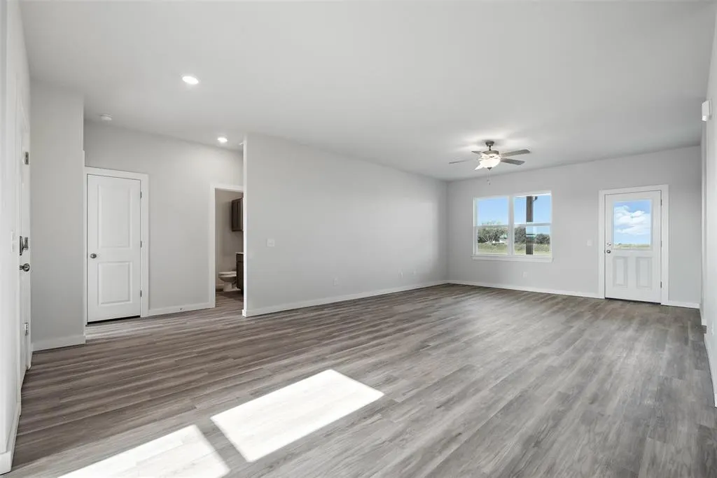 Photo 5 — 1014 Prairie Drive, Tuttle, OK 73089