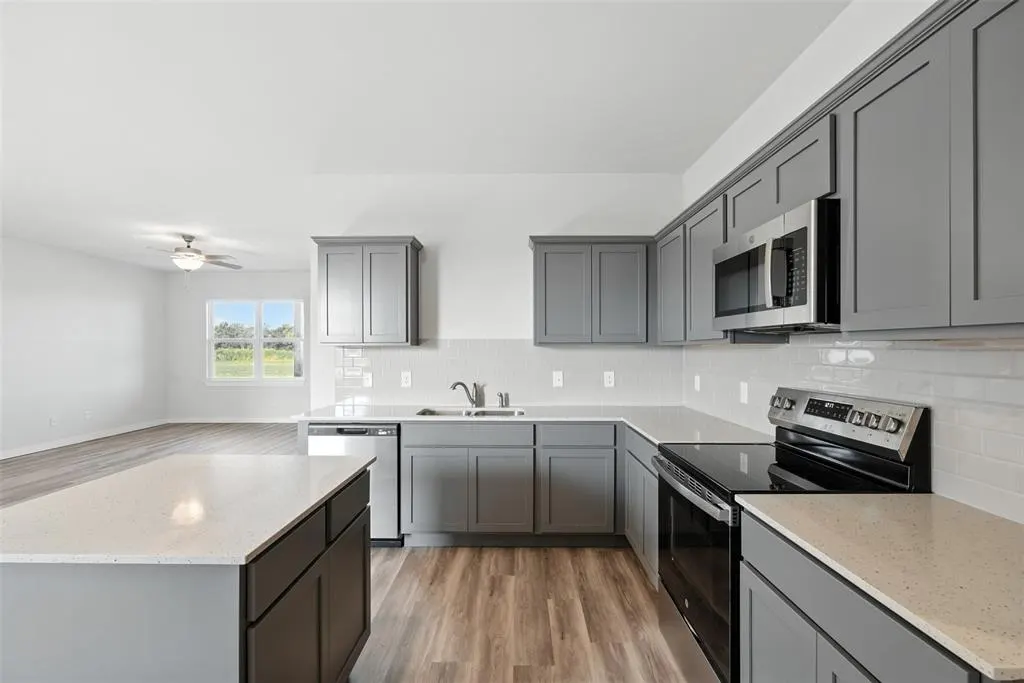 Photo 9 — 1014 Prairie Drive, Tuttle, OK 73089