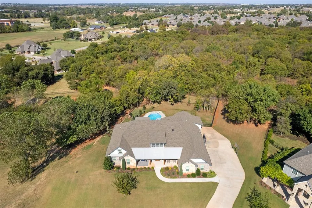 Photo 6 — 3205 Caleb Court, Moore, OK 73165
