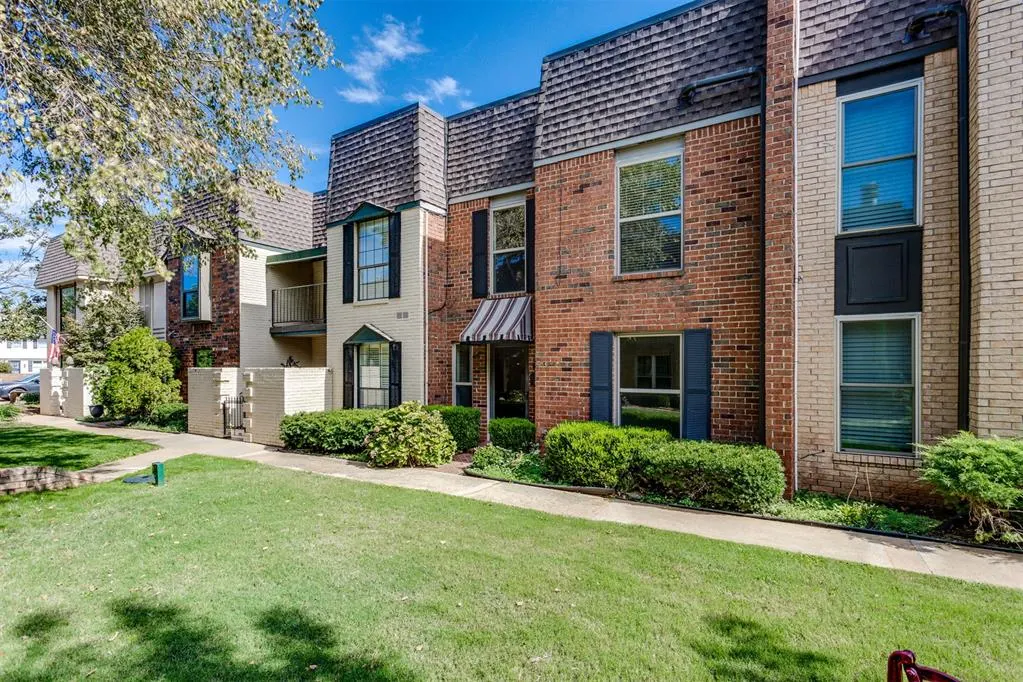 Photo 3 — 7817 Old Hickory Lane, Oklahoma City, OK 73116