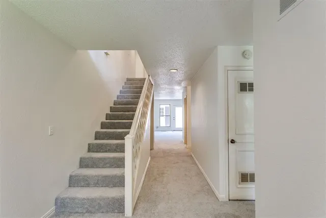 Photo 6 — 7817 Old Hickory Lane, Oklahoma City, OK 73116