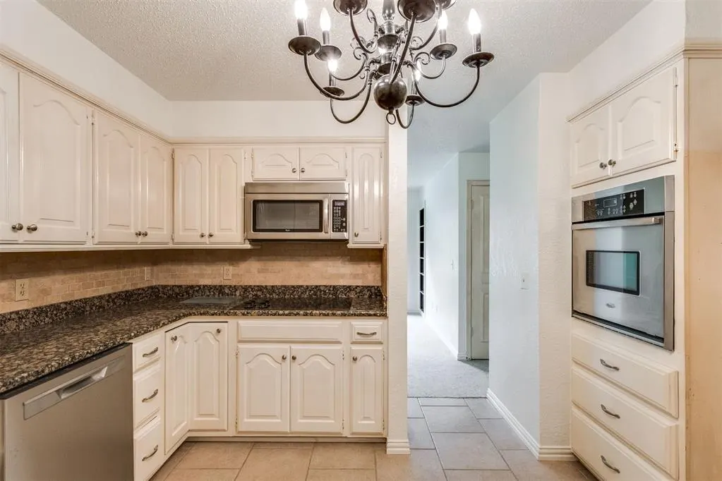 Photo 13 — 7817 Old Hickory Lane, Oklahoma City, OK 73116