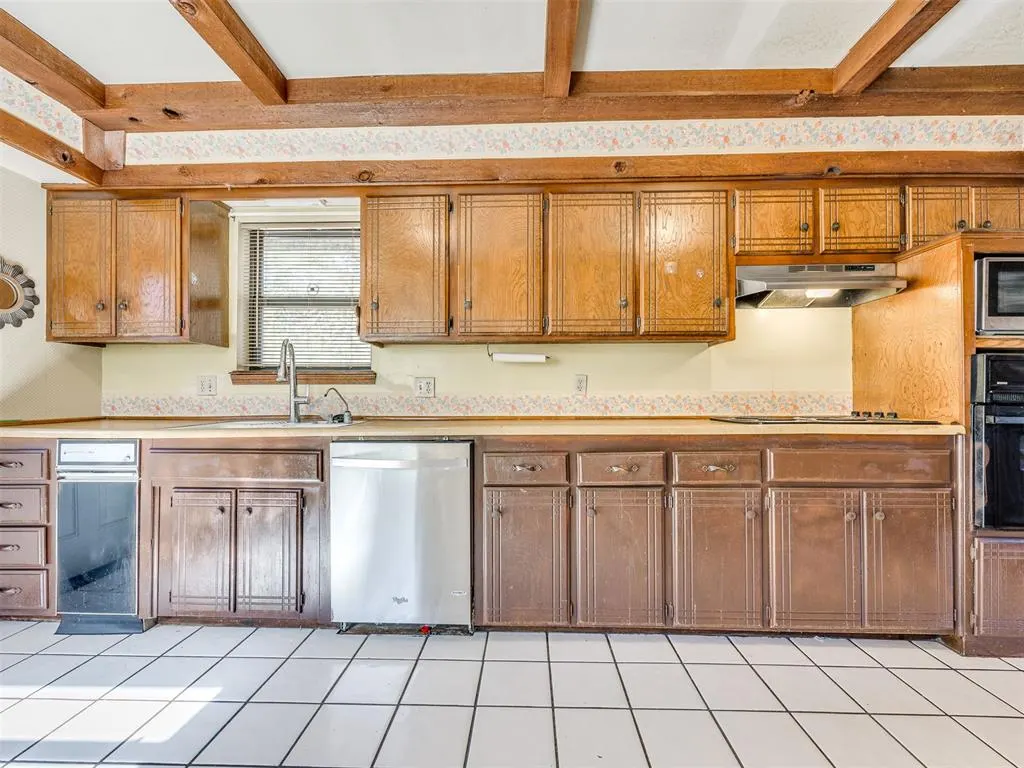 Photo 12 — 6721 Greenway Drive, Oklahoma City, OK 73132